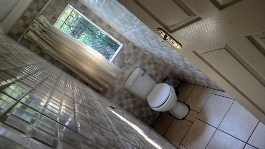 3 Bedroom Property for Sale in Molifi Tau Kloof Free State